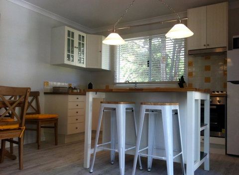 Applegate Lane Chalet - Accommodation Mermaid Beach 13