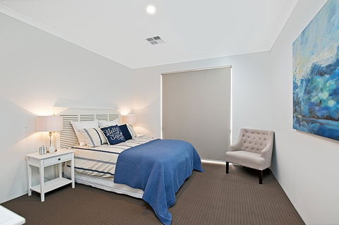 Into The Blue - Accommodation Mermaid Beach 8