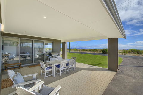 Into The Blue - Accommodation Mermaid Beach 1