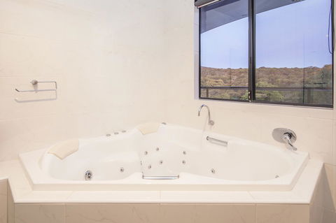 12/26 Yallingup Beach Road - Accommodation Mermaid Beach 6