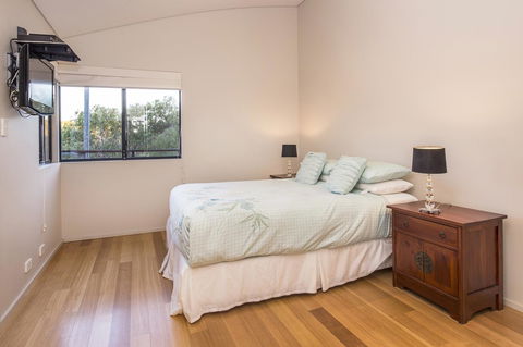 12/26 Yallingup Beach Road - Accommodation Mermaid Beach 4