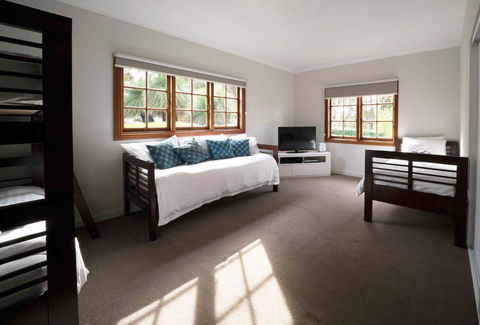 The Farmhouse - Accommodation Mermaid Beach 10