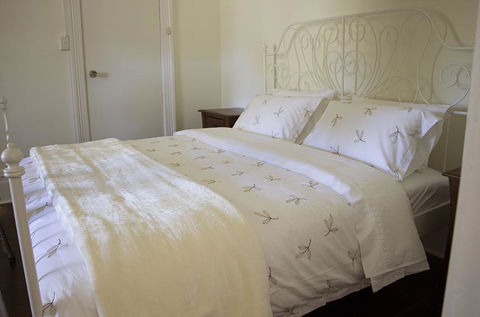 Bickley Valley Cottage - Accommodation Mermaid Beach 12