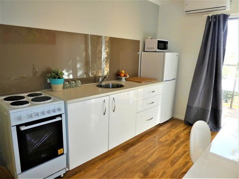 Treetops Cottage - Accommodation Mermaid Beach 20