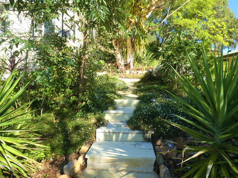 Treetops Cottage - Accommodation Mermaid Beach 5