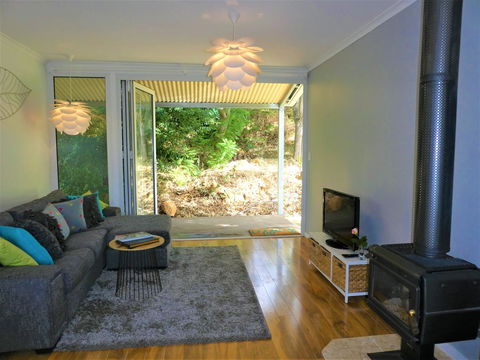 Treetops Cottage - Accommodation Mermaid Beach 15