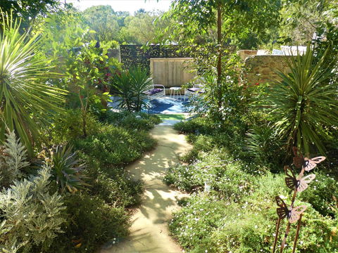 Treetops Cottage - Accommodation Mermaid Beach 12