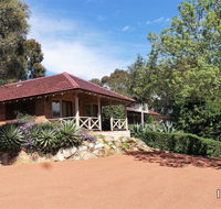 Eleebana Guest House - Accommodation Mermaid Beach