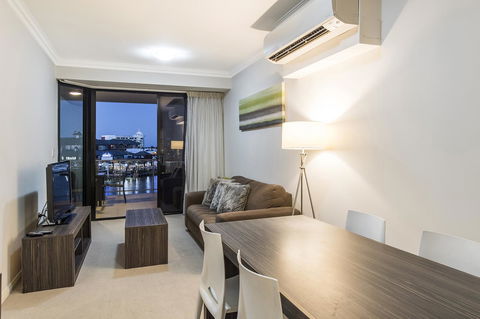 Dolphin Quay Apartments - Accommodation Mermaid Beach 19