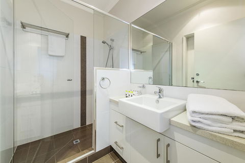 Dolphin Quay Apartments - Accommodation Mermaid Beach 42