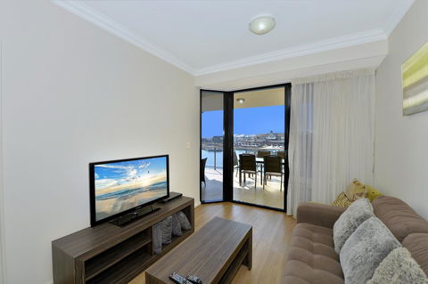 Dolphin Quay Apartments - Accommodation Mermaid Beach 2