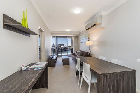 Dolphin Quay Apartments - Accommodation Mermaid Beach 33