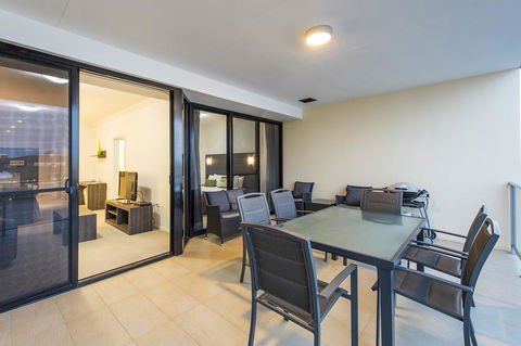 Dolphin Quay Apartments - Accommodation Mermaid Beach 37