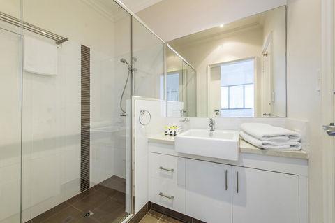 Dolphin Quay Apartments - Accommodation Mermaid Beach 40