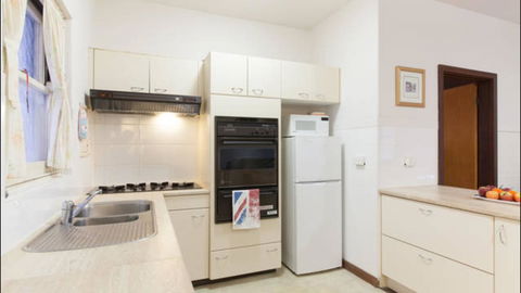 Broadway Apartments - Accommodation Mermaid Beach 2