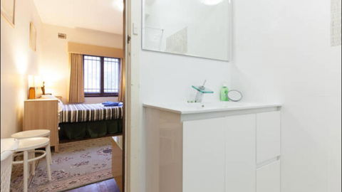 Broadway Apartments - Accommodation Mermaid Beach 5