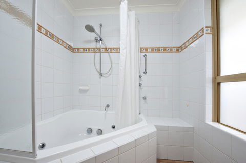 Mandalay Holiday Resort And Tourist Park - Accommodation Mermaid Beach 11