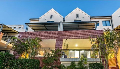 Subiaco Emporium Apartment - Accommodation Mermaid Beach 7