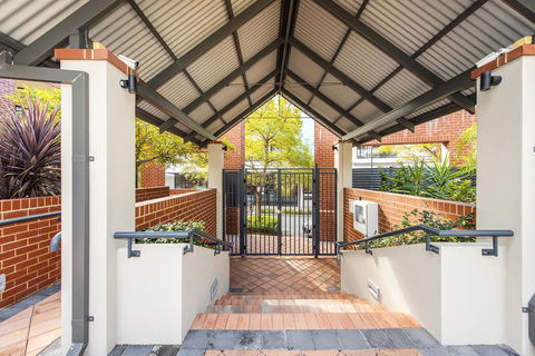 Subiaco Emporium Apartment - Accommodation Mermaid Beach 22