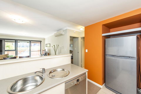 Subiaco Emporium Apartment - Accommodation Mermaid Beach 18