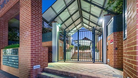 Subiaco Emporium Apartment - Accommodation Mermaid Beach 8