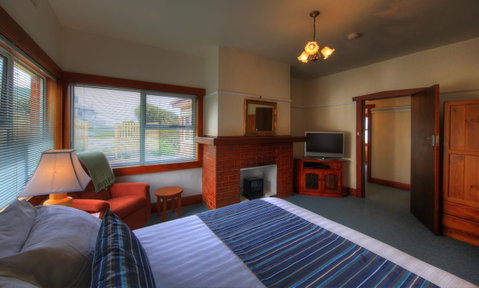 Stanley Village Waterfront Accommodation - Accommodation Mermaid Beach 17