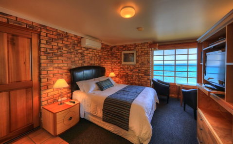Stanley Village Waterfront Accommodation - Accommodation Mermaid Beach 24