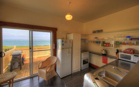 Stanley Village Waterfront Accommodation - Accommodation Mermaid Beach 19