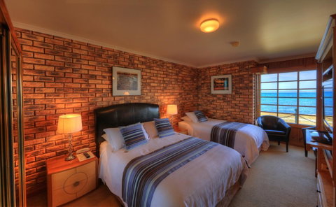 Stanley Village Waterfront Accommodation - Accommodation Mermaid Beach 22