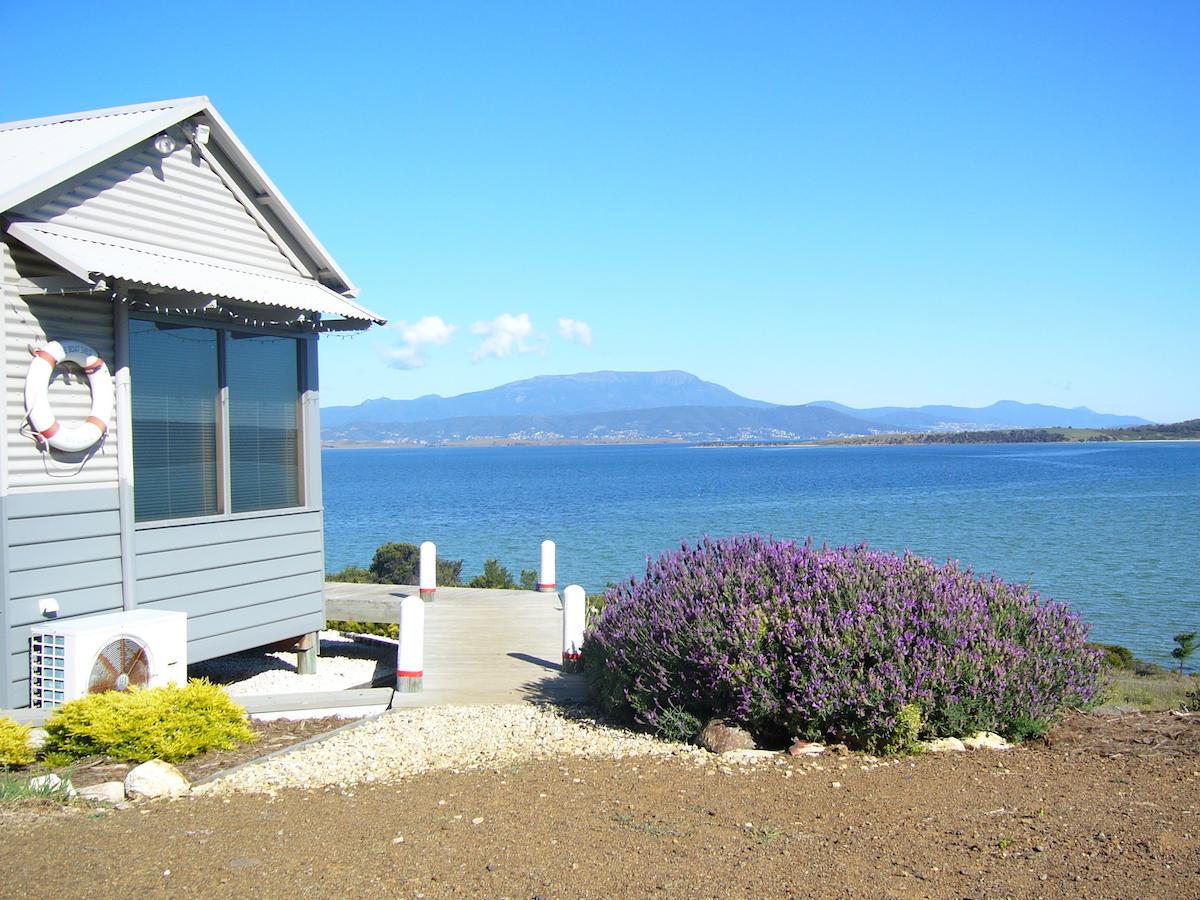 Sandford TAS Accommodation Mermaid Beach