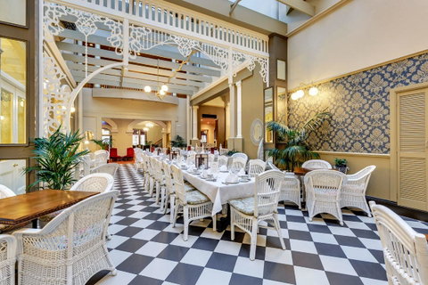 Hadley\'s Orient Hotel - Accommodation Mermaid Beach 2