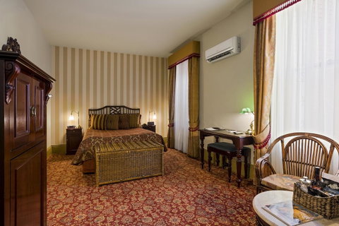 Hadley\'s Orient Hotel - Accommodation Mermaid Beach 31