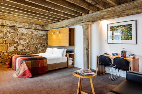 The Henry Jones Art Hotel - Accommodation Mermaid Beach 42