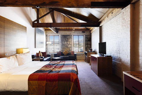 The Henry Jones Art Hotel - Accommodation Mermaid Beach 22