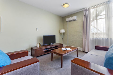 Launceston Central Apartment Hotel Official - Accommodation Mermaid Beach 14