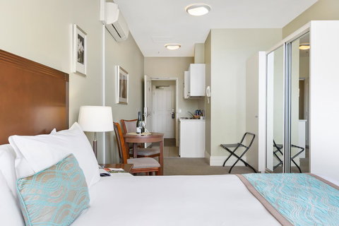 Launceston Central Apartment Hotel Official - Accommodation Mermaid Beach 2