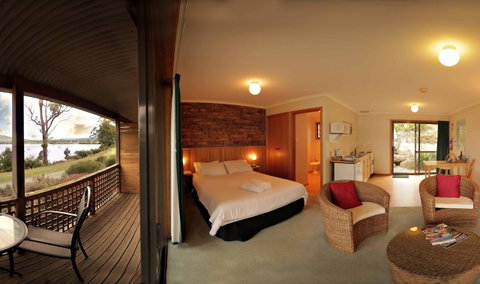 Driftwood - Accommodation Mermaid Beach 1