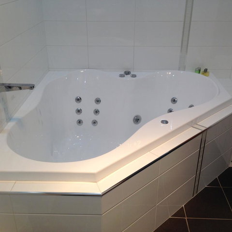 Commodore Regent - Accommodation Mermaid Beach 13