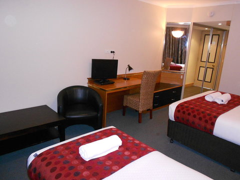 Commodore Regent - Accommodation Mermaid Beach 39