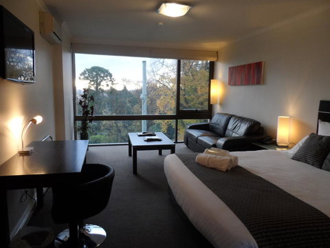 Commodore Regent - Accommodation Mermaid Beach 5