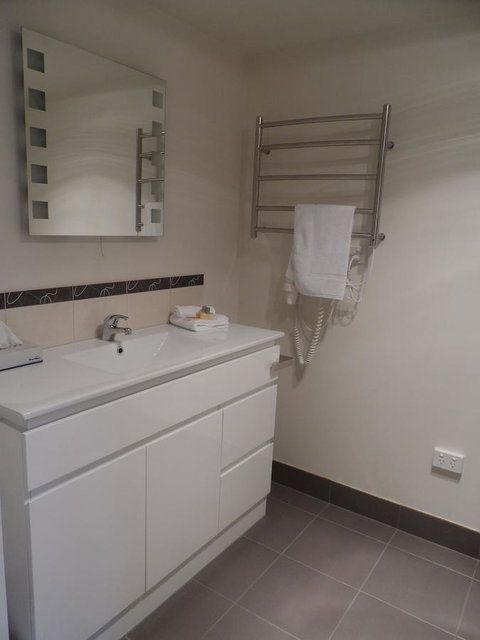 Commodore Regent - Accommodation Mermaid Beach 24