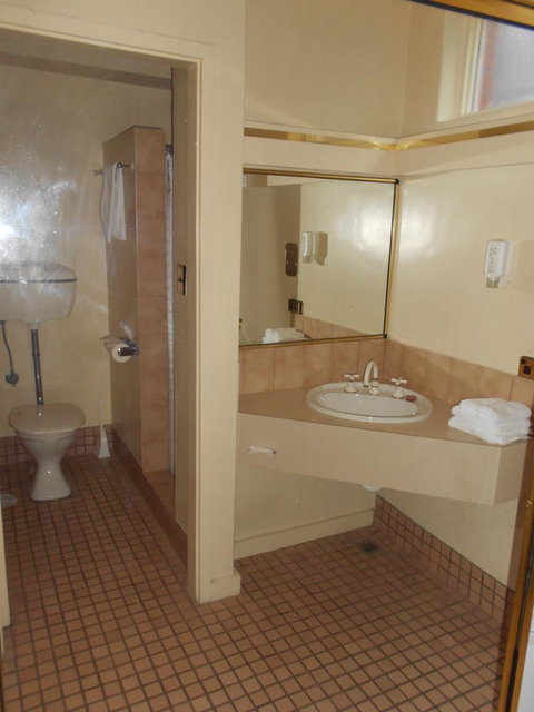 Commodore Regent - Accommodation Mermaid Beach 34