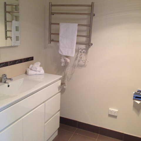 Commodore Regent - Accommodation Mermaid Beach 9