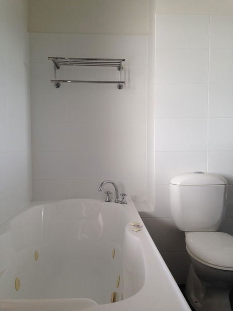 Auldington Hotel - Accommodation Mermaid Beach 44