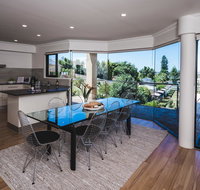 Russell House - Accommodation Mermaid Beach