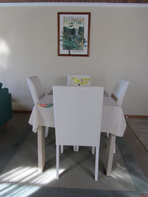 Elm Trees Accommodation @ Ross - Accommodation Mermaid Beach 14