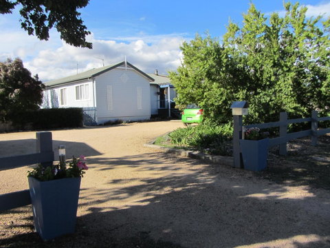 Elm Trees Accommodation @ Ross - Accommodation Mermaid Beach 1