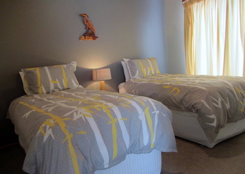 Elm Trees Accommodation @ Ross - Accommodation Mermaid Beach 9