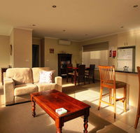 Hobart Villa - Accommodation Mermaid Beach