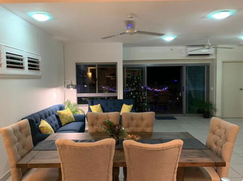 Nia's Place - Accommodation Mermaid Beach 1